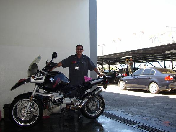 RAFAEL WITH CLEAN BIKE.JPG